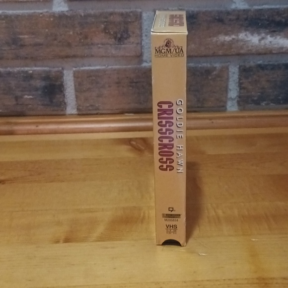 6/$15 Criss-Cross with Goldie Hawn Vhs tape - Picture 2 of 7